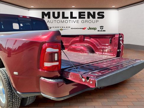 Used 2024 RAM 3500 Laramie image 25