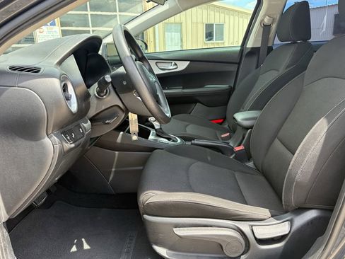 Used 2024 Kia Forte LXS w/ LXS Technology Package FWD image 12