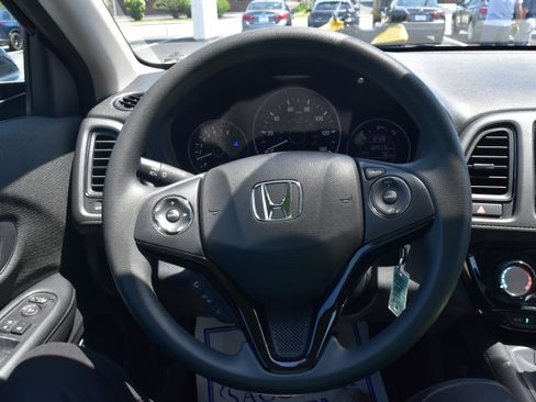 Certified 2021 Honda HR-V LX image 15