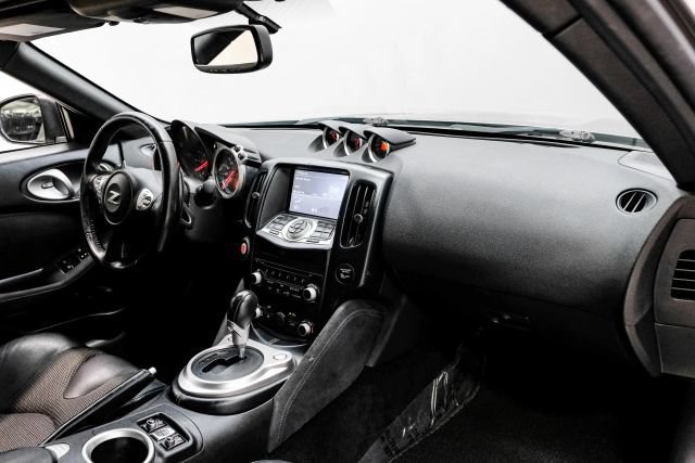 Used 2016 Nissan 370Z Touring Sport RWD image 25