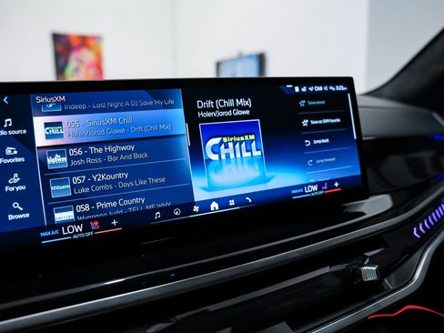 Used 2024 BMW ALPINA XB7 image 90