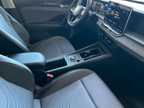 New 2026 Volkswagen Tiguan SE AWD/4WD image 14