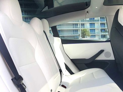 Used 2024 Tesla Model 3 Performance image 20