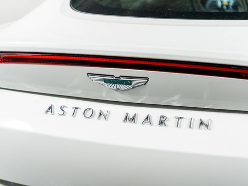 Used 2025 Aston Martin V8 Vantage Coupe image 27