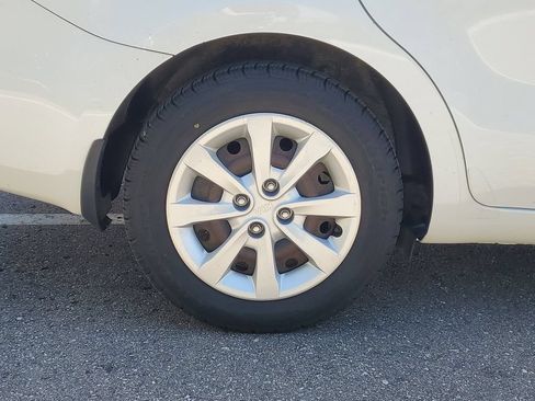 Used 2014 Kia Rio LX FWD image 5