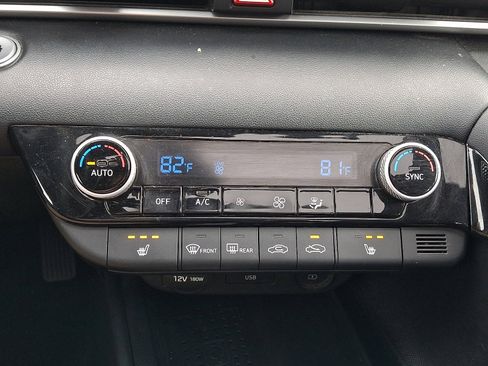 Used 2021 Hyundai Elantra SEL w/ Convenience + Premium Package image 16