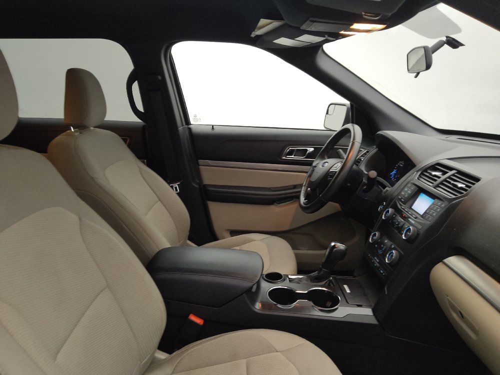 Used 2019 Ford Explorer XLT w/ Class III Trailer Tow Package FWD image 21