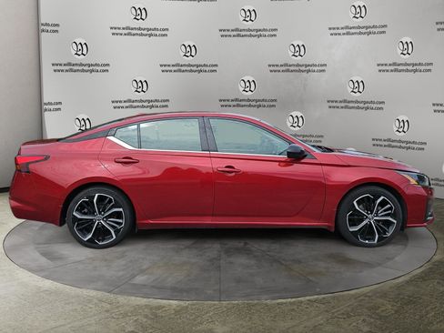 Used 2024 Nissan Altima 2.5 SR FWD image 6