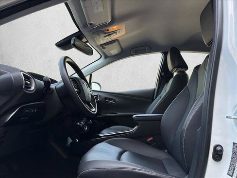 Used 2021 Toyota Prius Prime Limited FWD image 11