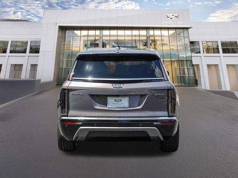 Used 2026 Cadillac Vistiq Premium Luxury AWD/4WD image 5