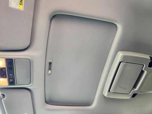 Certified 2023 Honda Odyssey Touring image 24