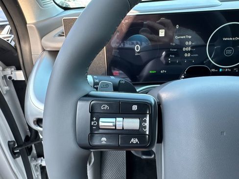 New 2026 Hyundai Ioniq 9 SE AWD/4WD image 17