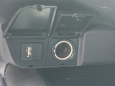 Used 2021 Toyota Camry XSE image 30