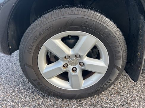 Used 2005 Toyota RAV4 4WD image 14