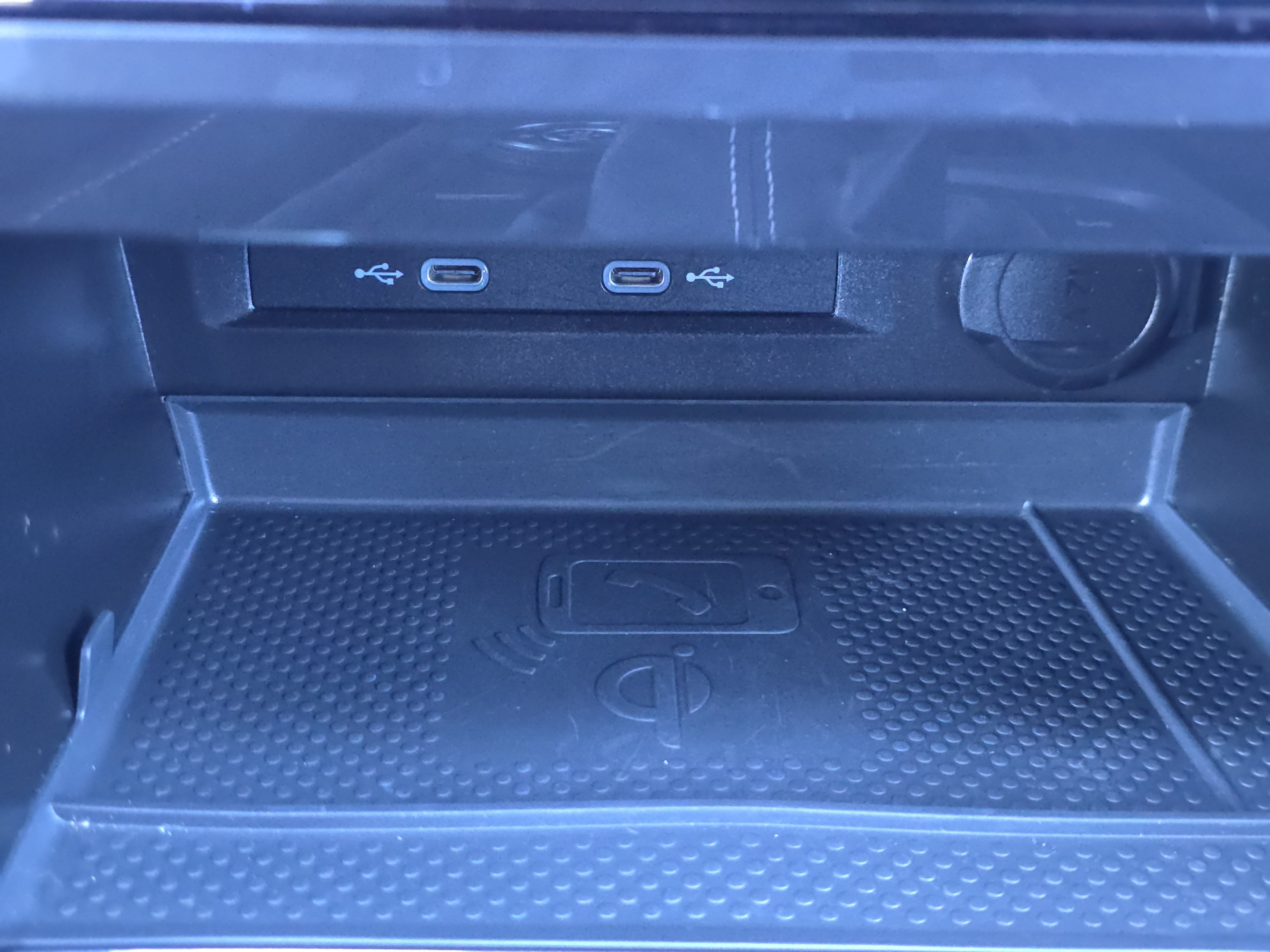 Certified 2022 Volkswagen Tiguan SE R-Line AWD/4WD image 13