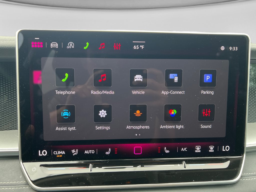 Used 2026 Volkswagen Tiguan SE FWD image 19