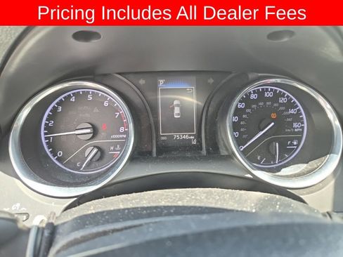 Used 2020 Toyota Camry SE FWD image 5