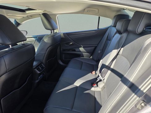 Certified 2023 Lexus ES 350 w/ Premium Package image 19