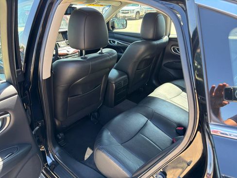 Used 2011 INFINITI M37 w/ Premium Pkg RWD image 27