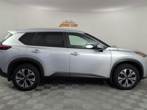Used 2023 Nissan Rogue SV w/ SV Premium B Package FWD image 8
