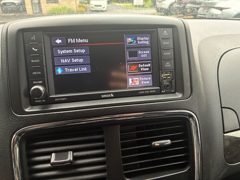 Used 2019 Dodge Grand Caravan SE FWD image 28