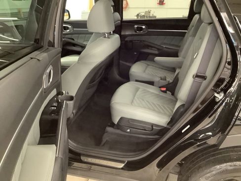 Certified 2024 Kia Sorento SX Prestige w/ Sage Leather Package AWD/4WD image 17