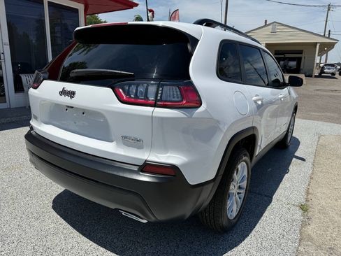 Used 2022 Jeep Cherokee Latitude Lux w/ Sun & Sound Group FWD image 12