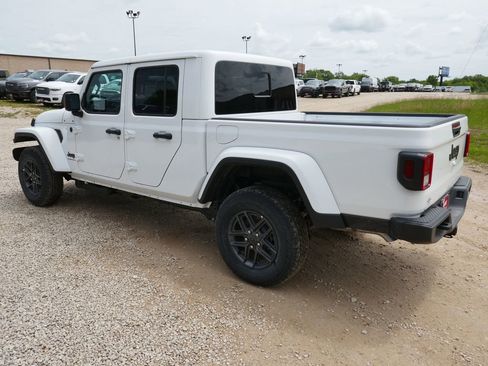 New 2026 Jeep Gladiator Sport AWD/4WD image 6