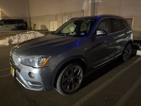 Used 2017 BMW X3 xDrive28i image 4
