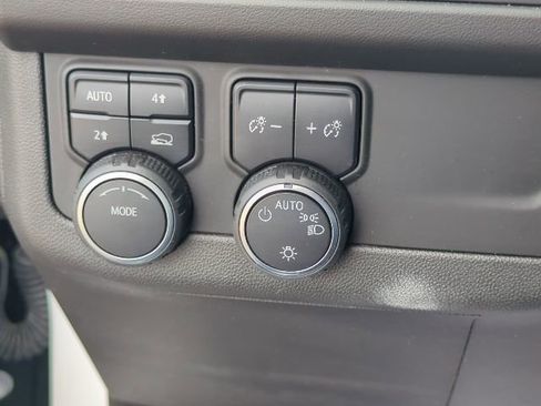 Used 2023 Chevrolet Suburban RST AWD/4WD image 19
