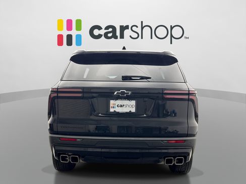 Used 2025 Chevrolet Traverse LT w/ Midnight/Sport Edition FWD image 4