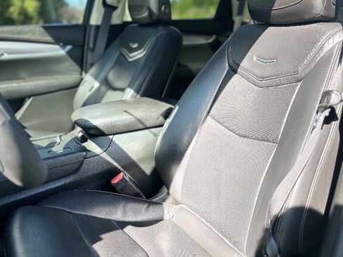 Used 2018 Cadillac XT5 Luxury w/ Driver Awareness Package image 9