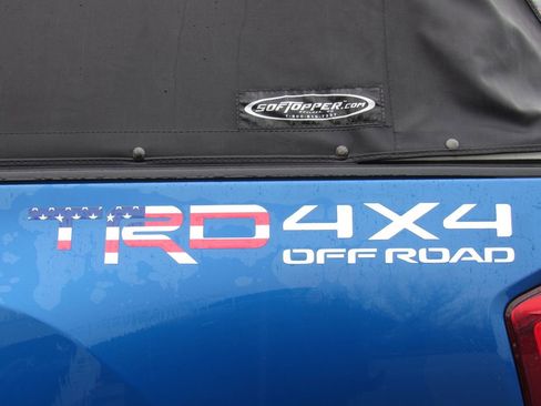 Used 2016 Toyota Tacoma TRD Off-Road image 8