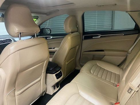 Used 2016 Ford Fusion Energi SE image 12