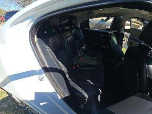 Used 2020 Jaguar XE S image 9