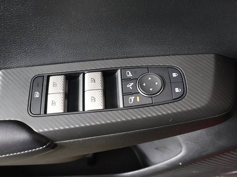 Used 2024 Mitsubishi Outlander SE Black Edition image 38