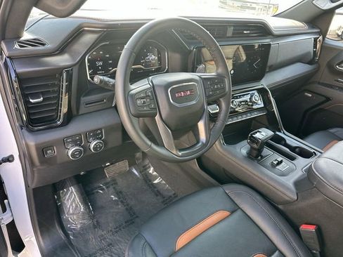 Used 2025 GMC Sierra 1500 AT4 image 9