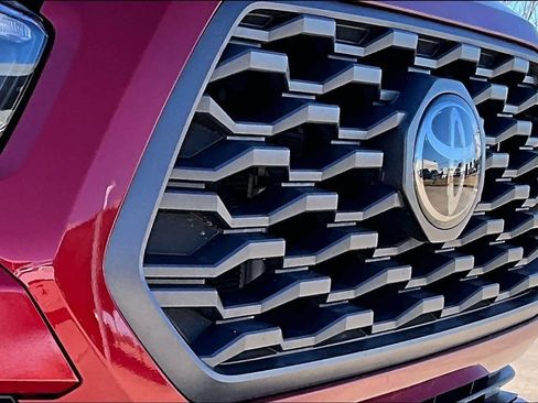 Used 2020 Toyota Tacoma TRD Off-Road image 28