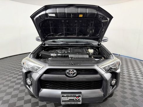 Used 2014 Toyota 4Runner SR5 RWD image 18