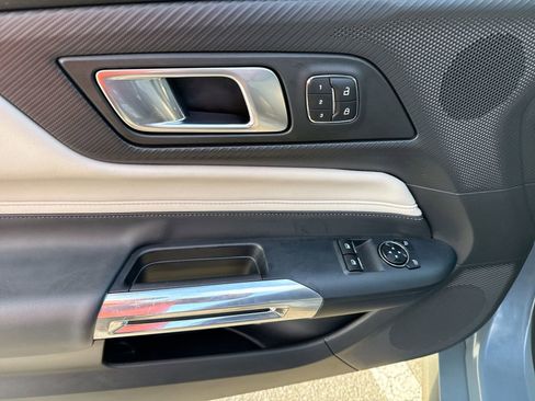 Used 2025 Ford Mustang Premium image 15