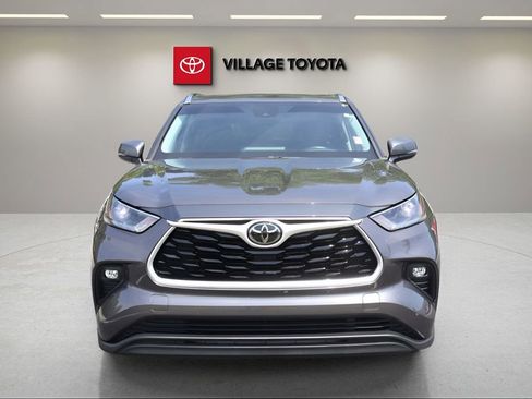 Used 2021 Toyota Highlander XLE FWD image 8