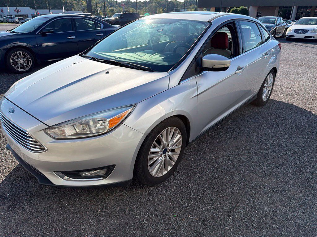 Used 2018 Ford Focus Titanium FWD image 2