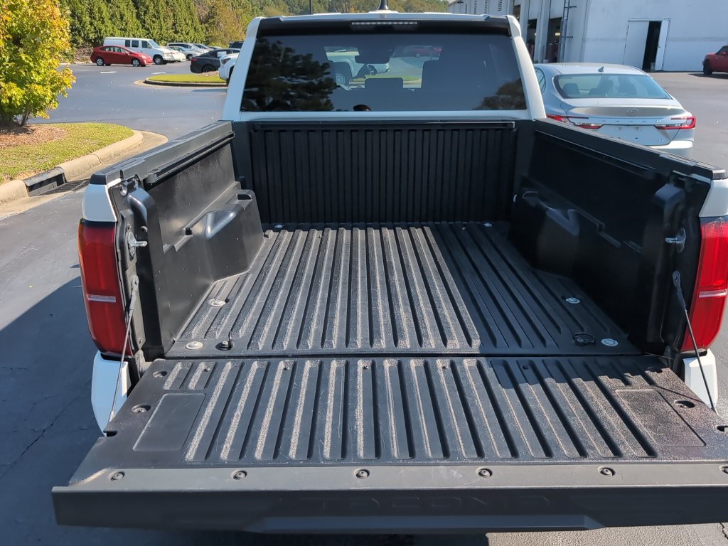 Used 2024 Toyota Tacoma SR5 AWD/4WD image 5