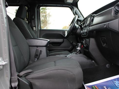 Used 2021 Jeep Wrangler Unlimited Sport AWD/4WD image 41