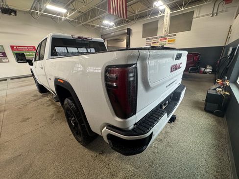 New 2026 GMC Sierra 2500 AT4 image 7