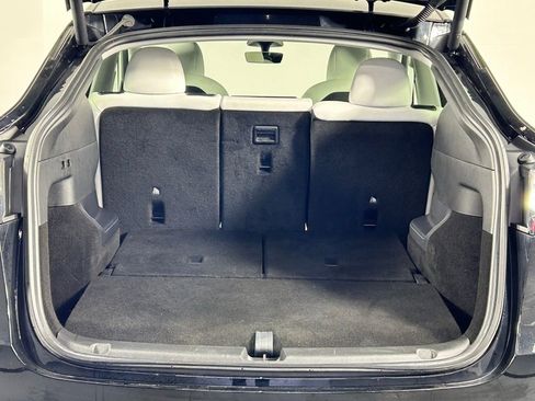 Used 2022 Tesla Model Y Long Range image 14