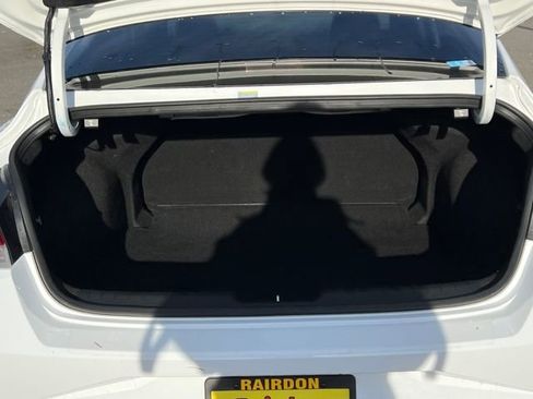 Used 2021 Hyundai Elantra Blue image 14