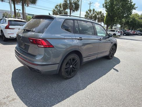 Used 2022 Volkswagen Tiguan SE R-Line image 15