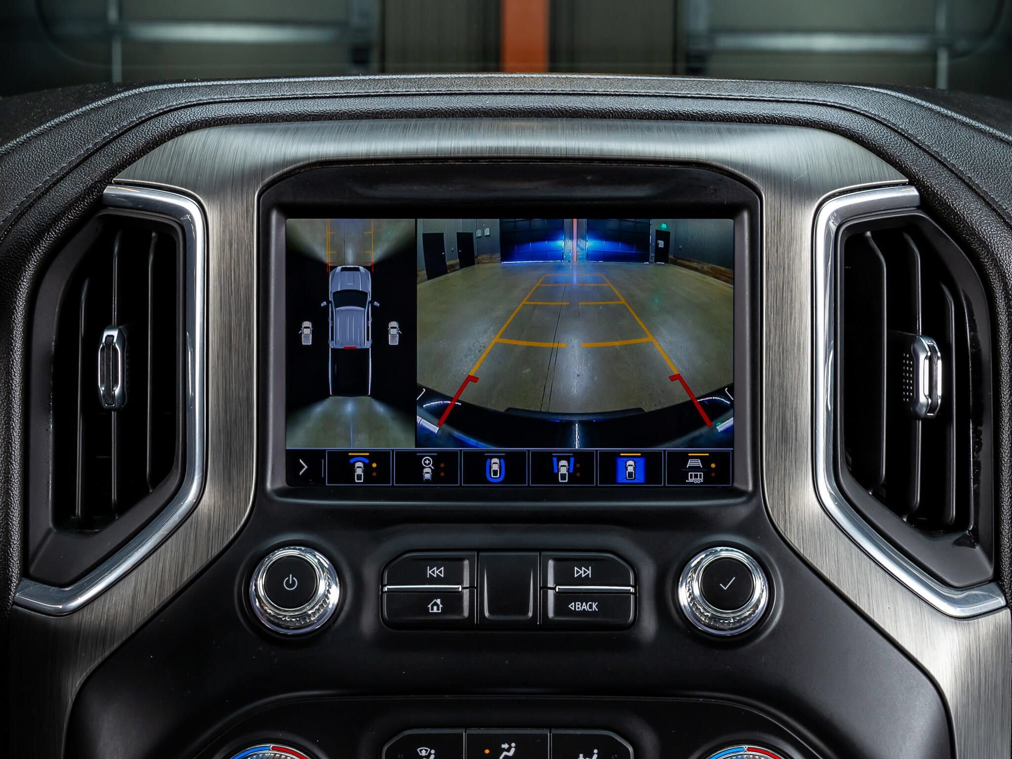 Used 2022 GMC Sierra 2500 Denali w/ Denali Black Diamond Edition AWD/4WD image 25