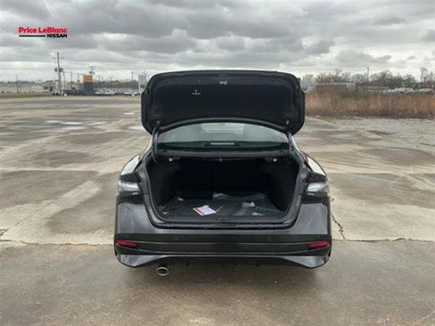New 2026 Nissan Sentra SR w/ SR Premium Package FWD image 6